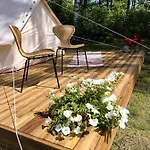 Ilmjaerve Glamping אוהל מפואר Myza Ilʼmyarve