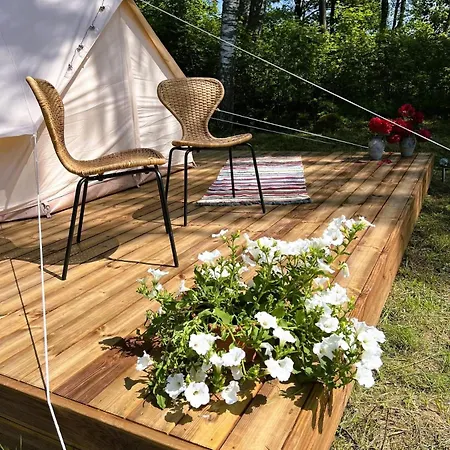 Ilmjaerve Glamping אוהל מפואר Myza Ilʼmyarve